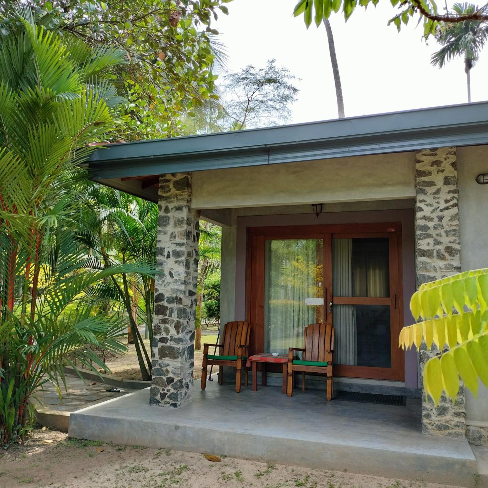 Avalon Village Resort Induruwa Bagian luar foto