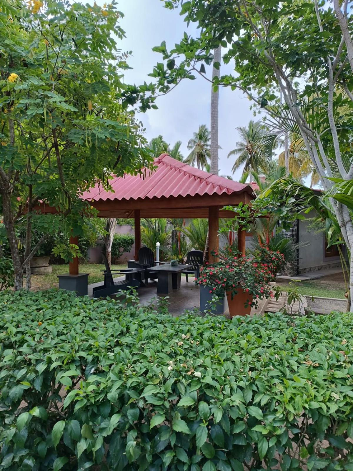 Avalon Village Resort Induruwa Bagian luar foto